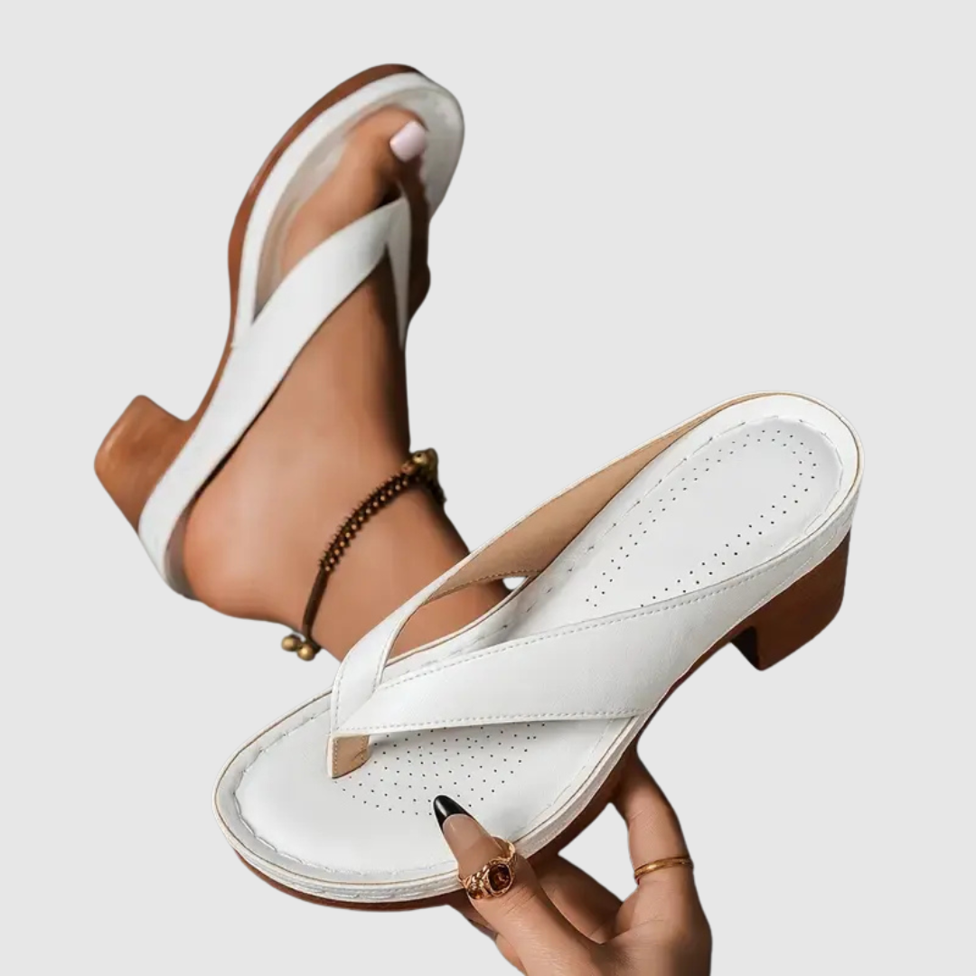 Nina - Patogūs sandalai su kulnu