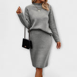 Dviem dalimis: megztinis ir sijonas