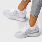 Tuyana – Madingi ortopediniai batai