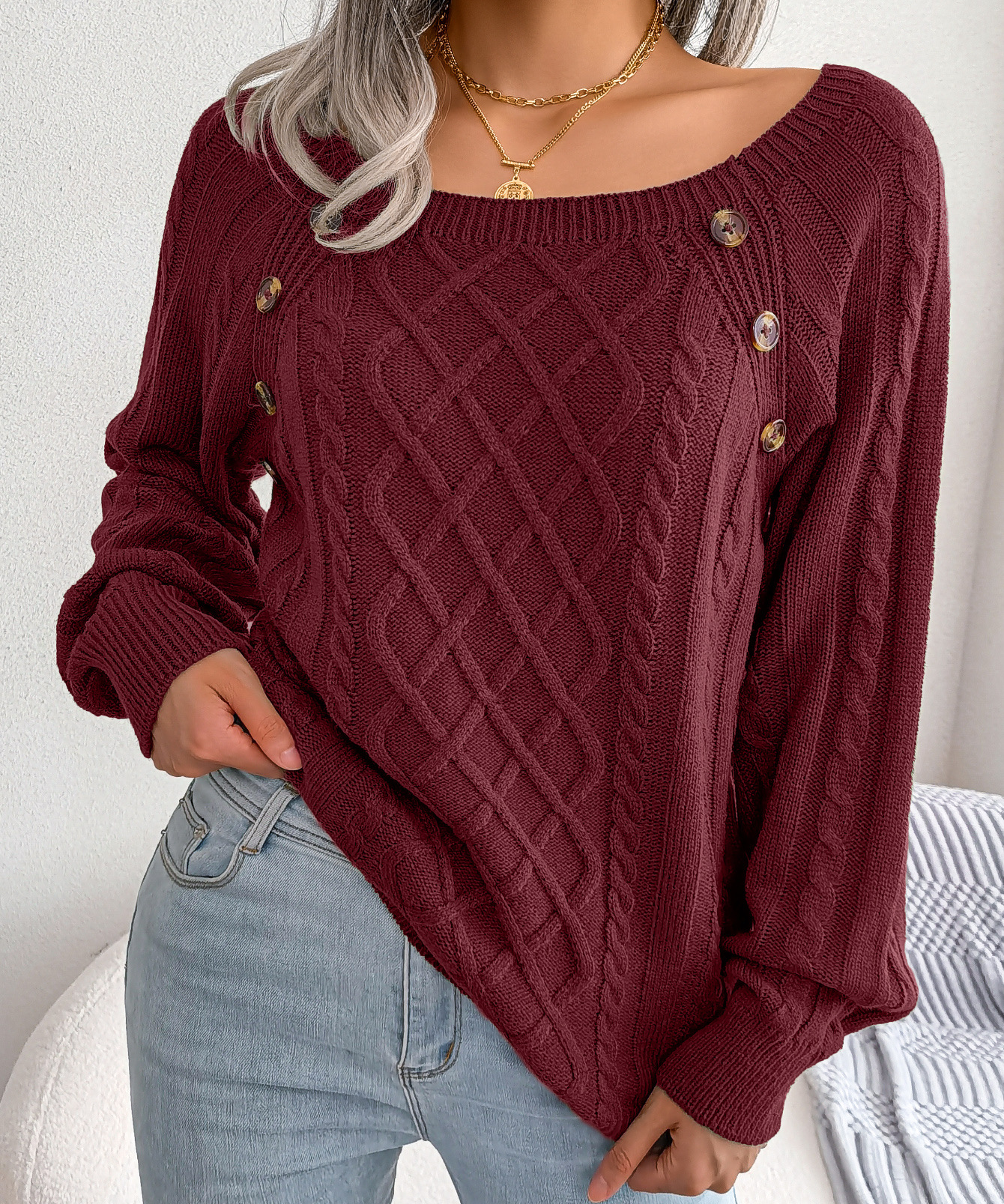 Emilia - Klasikinis ir Patogus Megztinis