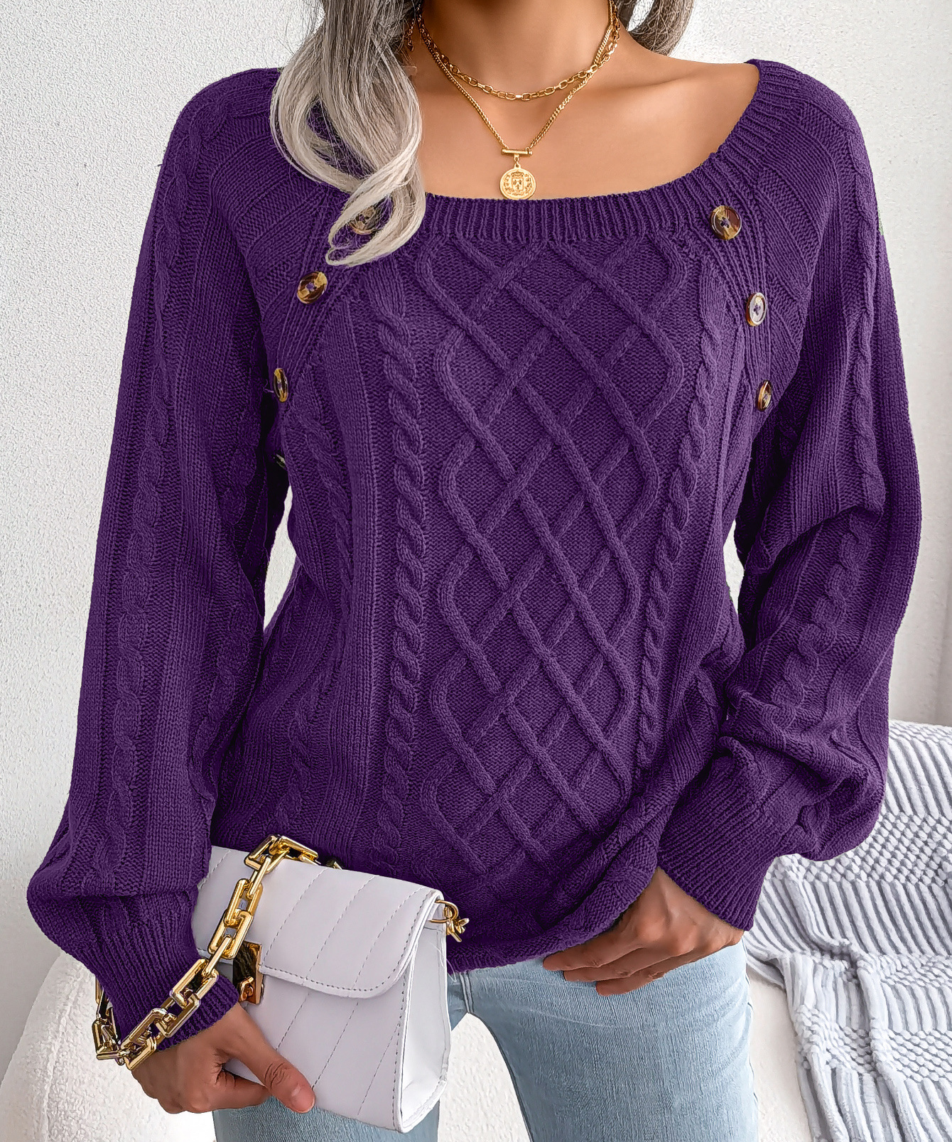 Emilia - Klasikinis ir Patogus Megztinis