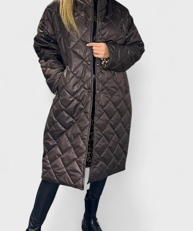 Antra – Dygsniuotas paltas su leopardo pamušalu