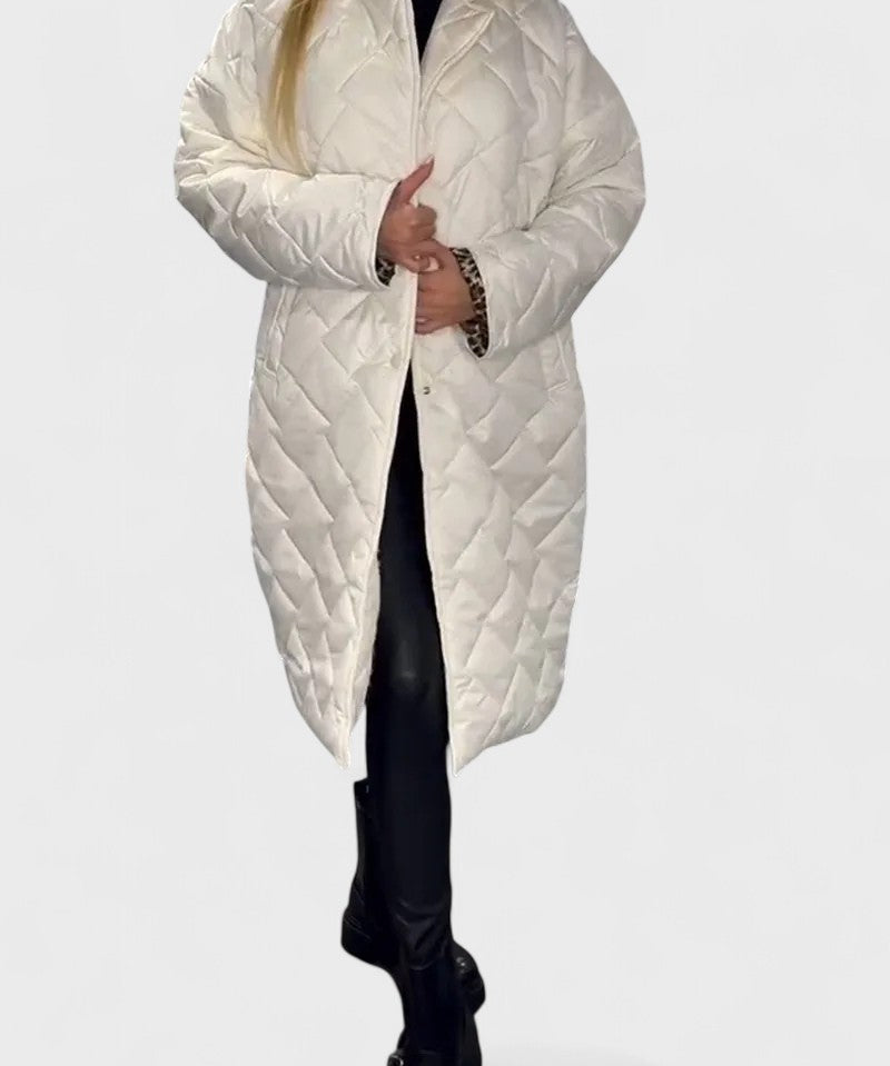 Antra – Dygsniuotas paltas su leopardo pamušalu